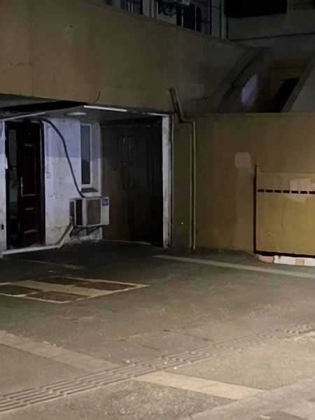 南京管记牛肉面(南湖二店)旁边